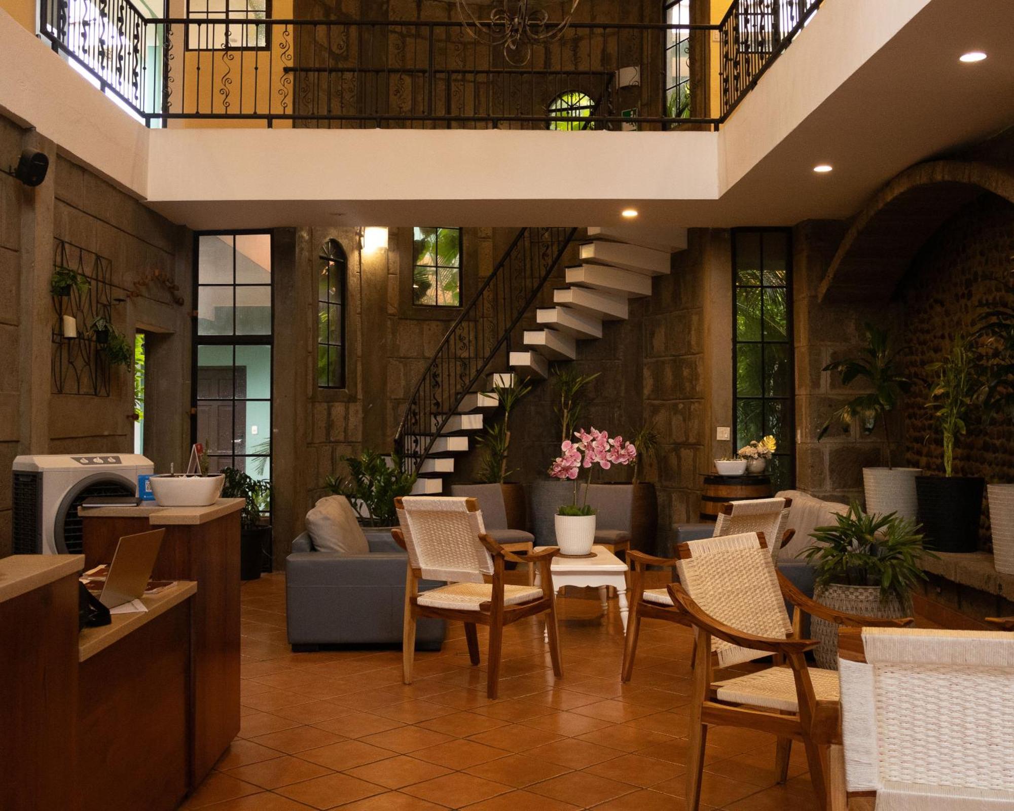 Hotel Leon Inn Exterior photo